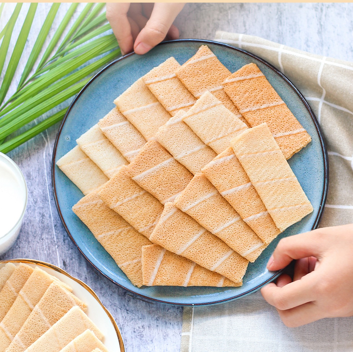 南国食品椰香薄饼403g/盒  海南特产  饼干零食小吃早餐休闲薄脆代餐