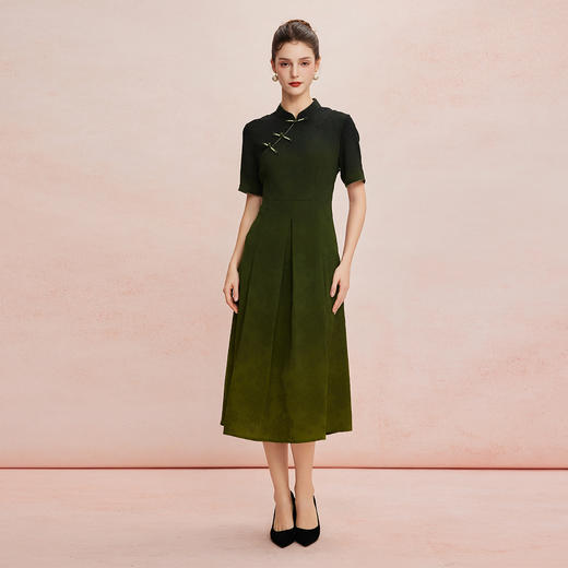 QF8E3斯尔丽25新款新中式改良旗袍金丝盘扣传统渐变晕染工艺写意连衣裙 商品图3