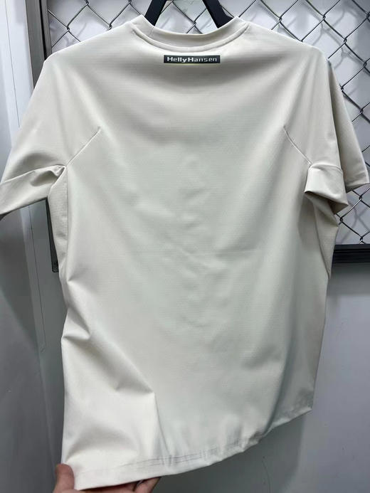 原单正品 HH 25新款圆领速干短袖，整体功能性非常强，防晒 透气 凉感 弹力 速干 防晒 全部兼备！
原价880 商品图7