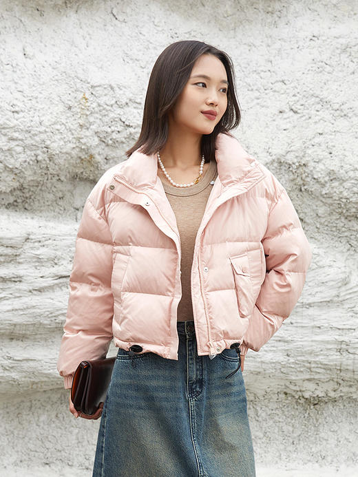 2025 秋冬温柔粉立领短款羽绒服女 蓬松菱格纹保暖面包服 抽绳袖口休闲宽松通勤轻薄羽绒外套 商品图0