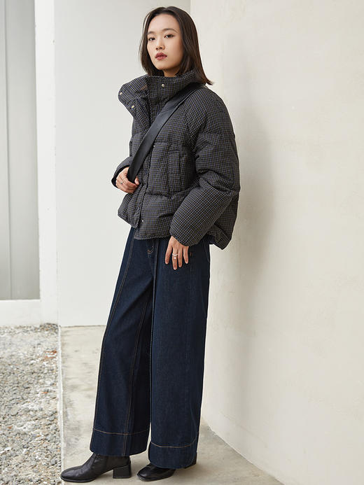 细格纹立领按扣羽绒服 棕灰色短款宽松面包服 秋冬复古格纹保暖外套 商品图1