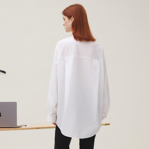 谜底白衬衣长袖女2025秋季新品通勤风果实扣大廓形衬衫253MC1017 商品图2