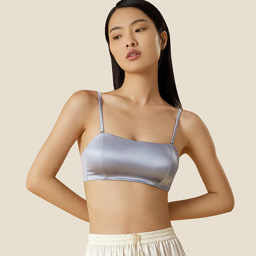 金三塔双面真丝多穿式无痕文胸女 抹胸式聚拢打底内搭隐形舒适可拆卸内衣（限价款） NZF8B307 商品图3