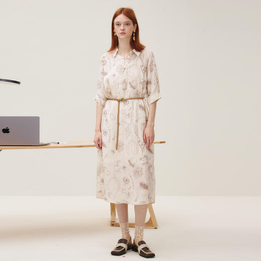 谜底连衣裙短袖女2025秋季新品垂顺印花H型配吊带配腰带253ML1028 商品图0