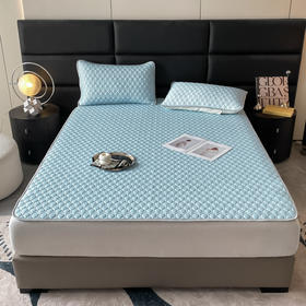 🌸【凉席界的“爱马仕”-床单款0011】进口凉感丝夏季乳胶凉席套装，柔软舒适型强🌟，凉感亲肤不沾肤整张乳胶久睡不变形 ✅ 进口A类凉感丝 、【填充物】高品质整张3A乳胶（5mm）