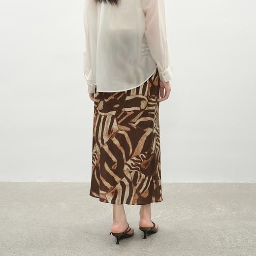 NEELLY纳俪商场同款夏新款斑纹印花半身裙女波西米亚风显瘦长裙N25045E01100 商品图1