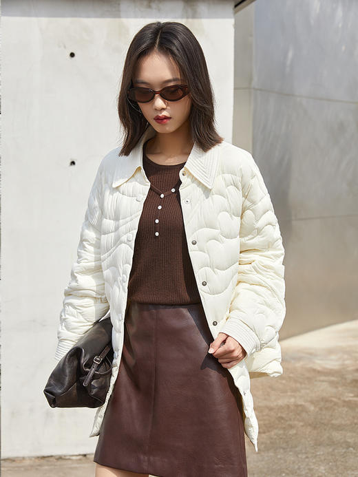 奶白色波浪纹绗缝衬衫式棉服 翻领单排扣宽松廓形保暖显瘦秋冬通勤温柔气质轻熟风上衣 商品图0