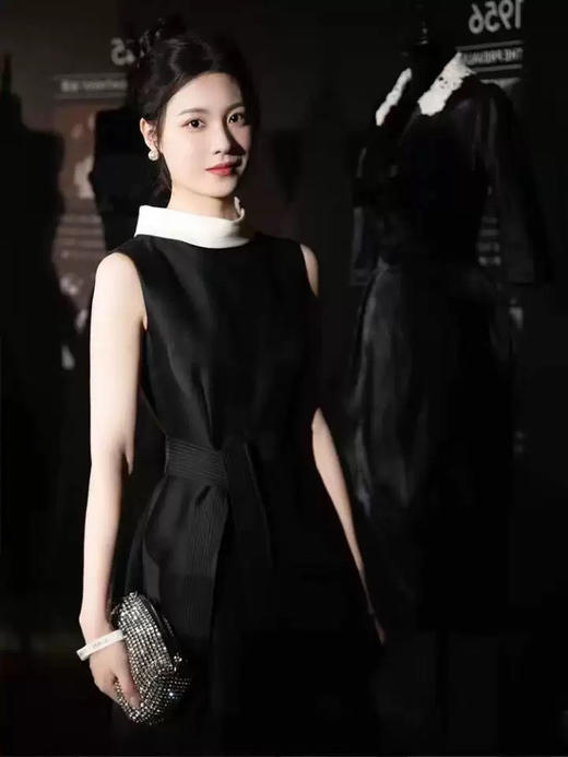 小礼服！柜上5K品质！2025赫本风撞色收腰高端丝毛连衣裙 显瘦礼服！ 商品图3