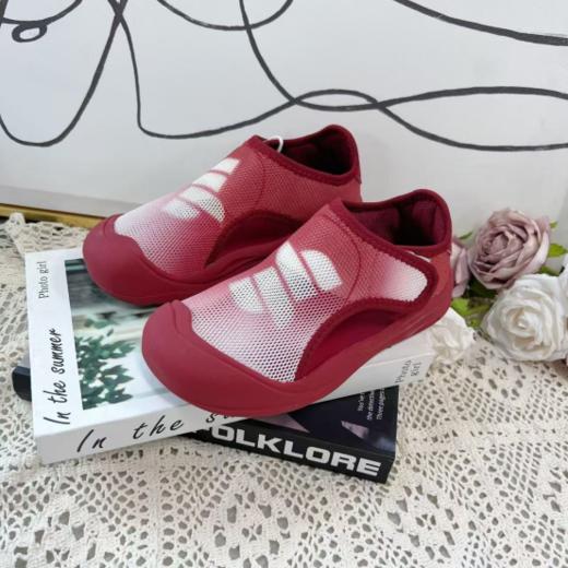 🌈【英氏YeeHo0夏季童鞋魔术贴凉鞋YHHB252910款】🌵颜色搭配活泼亮眼，超级适合活力满满的春夏 鞋身又软又轻，🌟穿在脚上完全没有负担 商品图3