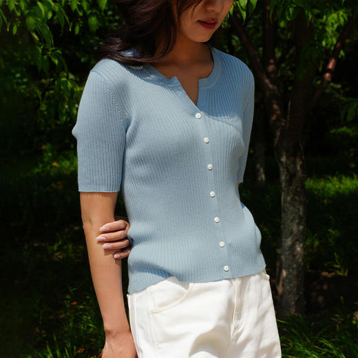 东黎 • 温柔的海风 桑蚕丝山羊绒 夏季女士精纺套衫 5303 商品图9