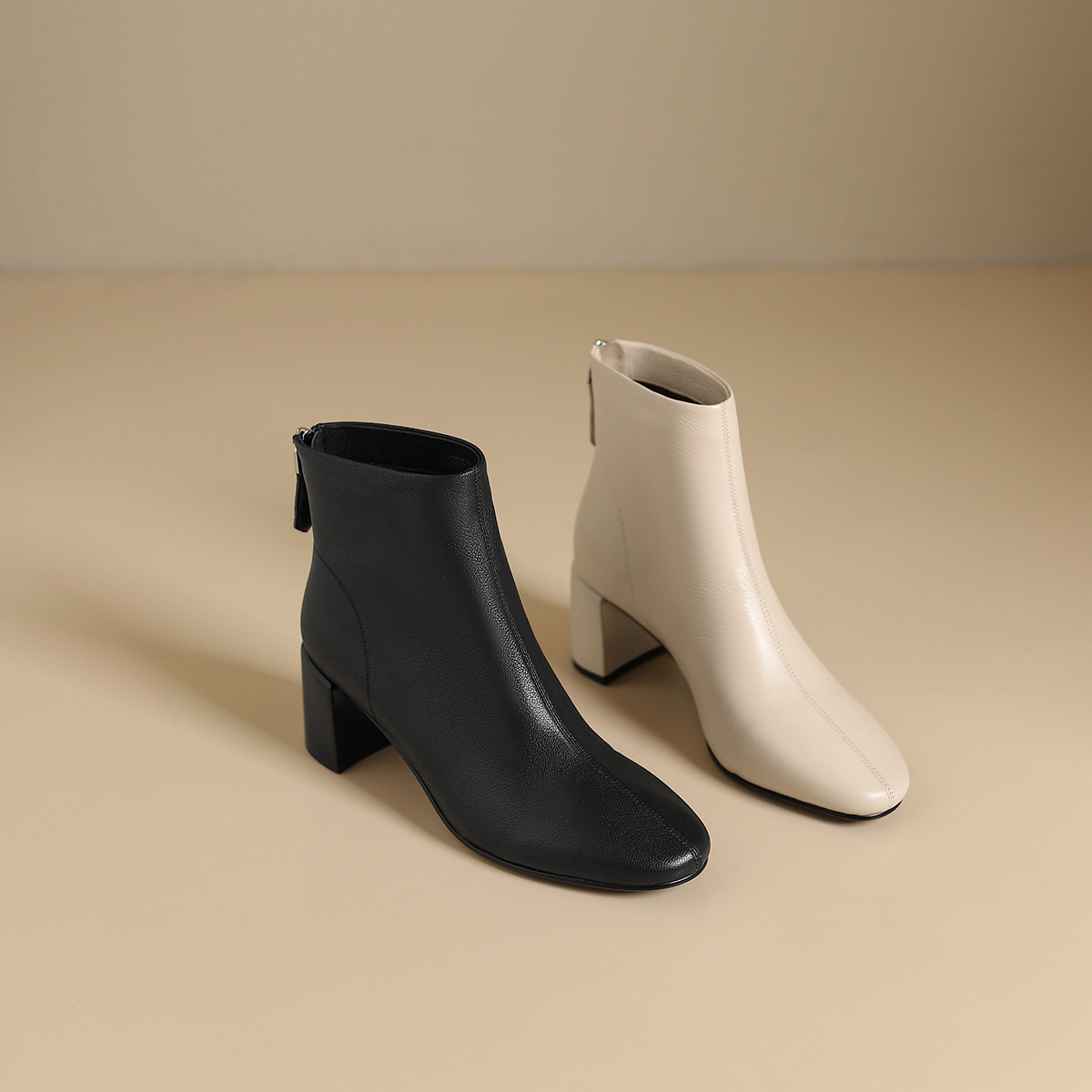 westory2024年秋冬新款英伦风厚底增高百搭马丁短靴女S24DS84601