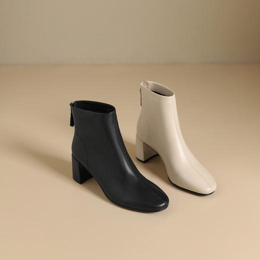 westory2024年秋冬新款英伦风厚底增高百搭马丁短靴女S24DS84601 商品图0