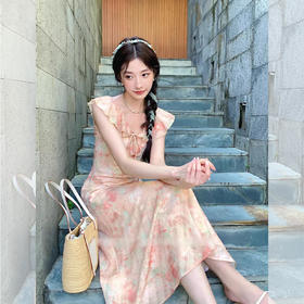 西遇碎花飞袖连衣裙女夏季新款系带收腰法式荷叶边v领长裙SS050990