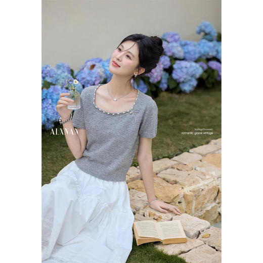 鹿向南 「烂漫际遇」法式气质短袖t恤女夏季别致设计感灰色针织衫 商品图4