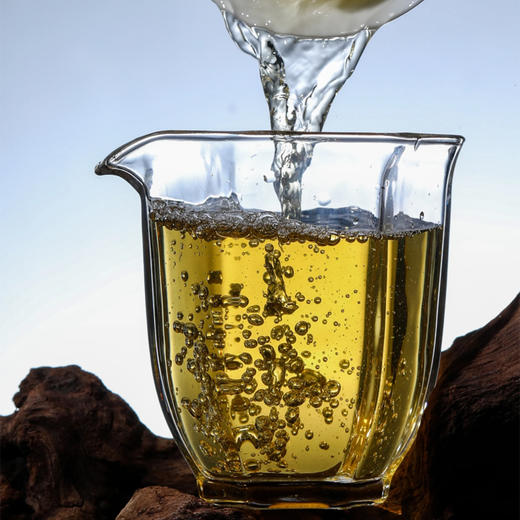 【6月22日19:00准时开抢！】【专柜价：9980元/片 仅限前18名VIP抢购：648元/片 ！附赠收藏证书】【拍7发8拍42发48】2025头春【麒麟·曼松王】签约曼松66号茶农专属生产线 商品图2