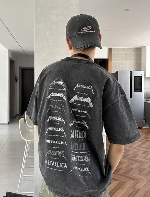 点此购买 METALLICA夏季男女款摇滚乐队限定复古水洗做旧破坏高街短袖T恤 md 321793 商品图1