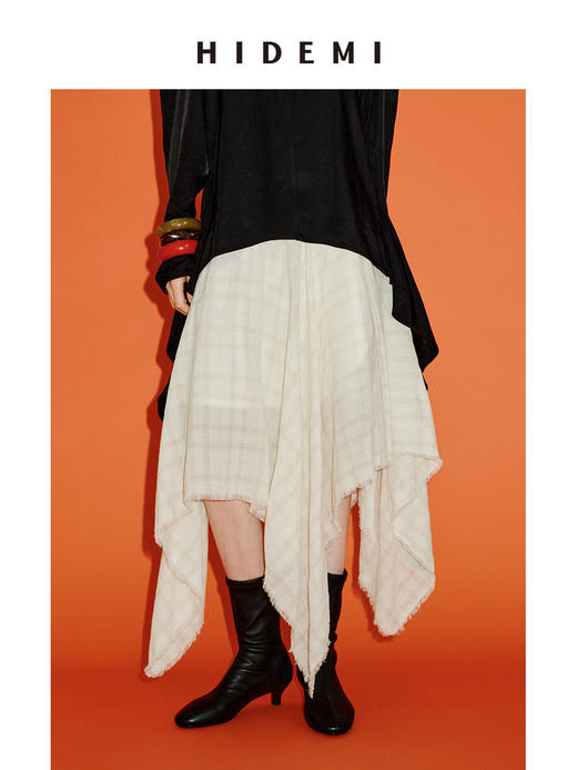 HIDEMI 极简设计感进口艺术感雕花色织格纹自然环保工艺原麻色西装翻领大口袋廓形上衣半裙套装 上衣/不规则半裙 商品图3