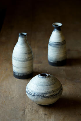 尾形笃29黑地刷毛目｜花器