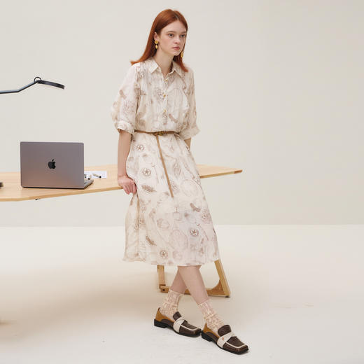 谜底连衣裙短袖女2025秋季新品垂顺印花H型配吊带配腰带253ML1028 商品图1
