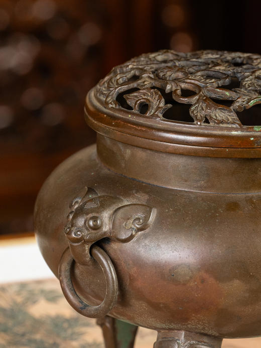 清	铜象鼻耳活环三足香炉 商品图3