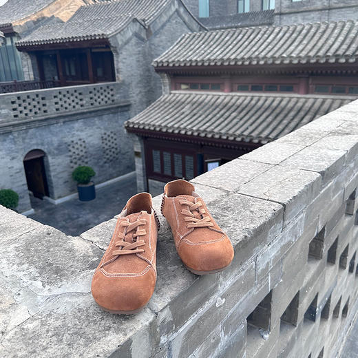 女式牛皮系带代休闲鞋 商品图3