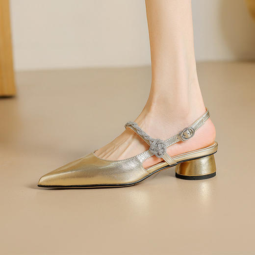 【预售5天】包头凉鞋女新款夏季法式玛丽珍鞋粗跟银色一字带尖头高跟鞋BX&C1572 商品图4