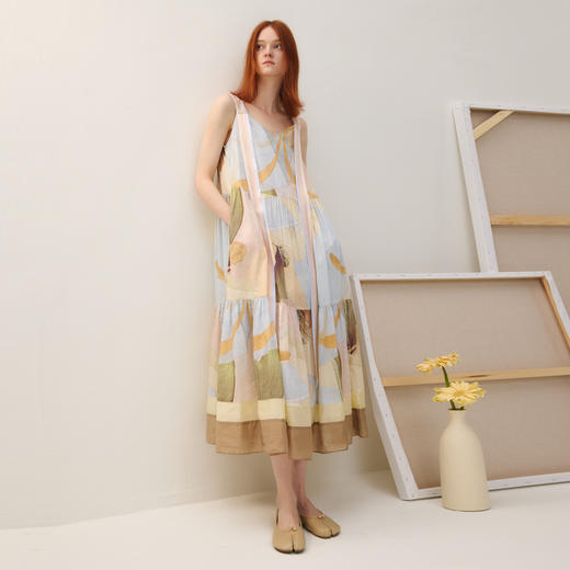 谜底吊带连衣裙女2025秋款浪漫度假原创印花大裙摆长裙253ML1113 商品图1