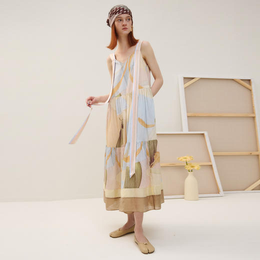 谜底吊带连衣裙女2025秋款浪漫度假原创印花大裙摆长裙253ML1113 商品图3