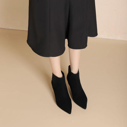 westory2024年秋冬新款优雅风细中高跟百搭短靴切尔西S24DS84521 商品图2