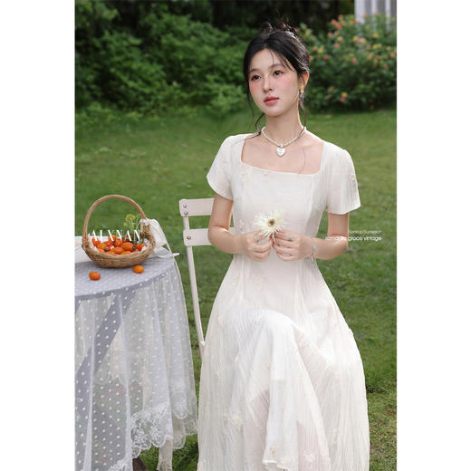 鹿向南[花影云裳]新款夏季透气轻薄显瘦法式仙气刺绣杏色连衣裙女DYL661858 商品图1