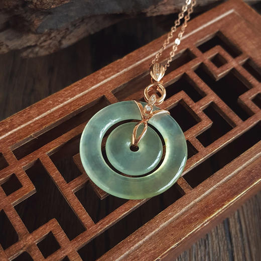 【天然正品】A货翡翠AU750玫瑰金镶钻镶天然冰种双平安扣翡翠吊坠项链34.1*23.4*2.8MM（皆取最大值）女士现售价：2480！280325AH68 商品图8