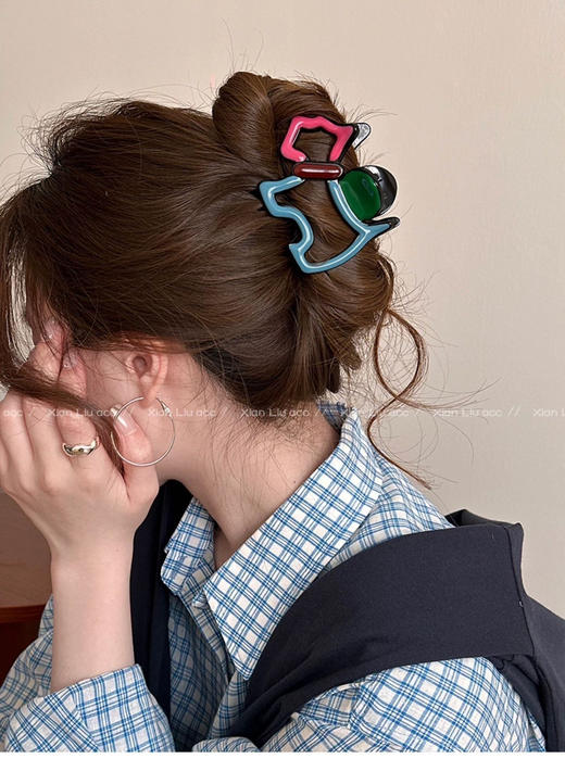 【醒粉福利7.9元3个】【多巴胺可爱小狗抓夹】戴上好有少女感‼轻轻一夹，头发瞬间变得整齐有型。 商品图1