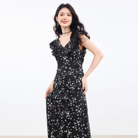 西遇黑色碎花连衣裙女夏季新款度假风法式荷叶边v领长裙SS050991
