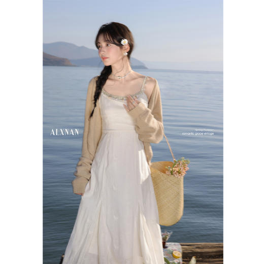 鹿向南「山茶漫记」法式气质收腰连衣裙夏女独特杏色A字吊带长裙 商品图1