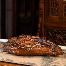 二十世纪	黄花梨雕童子戏蚌摆件