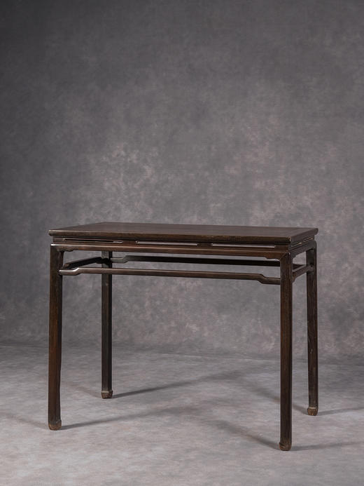 清早期	紫檀束腰罗锅枨半桌 商品图1