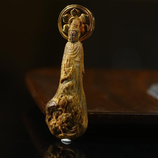 BC.RS6.18-8   白棋沉水(观音) ，3.27g 商品图0