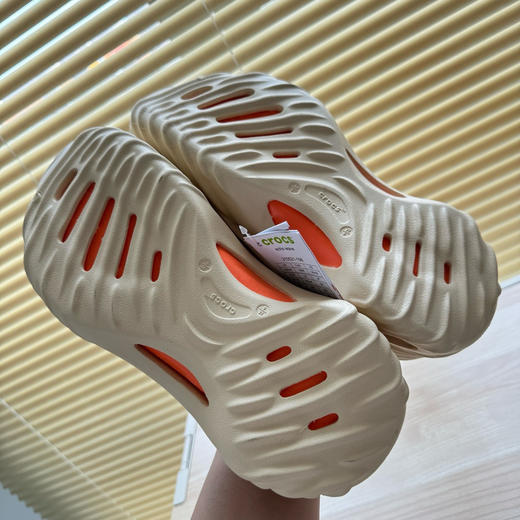 卡骆驰洞洞旋风波波鞋拖鞋615 商品图2