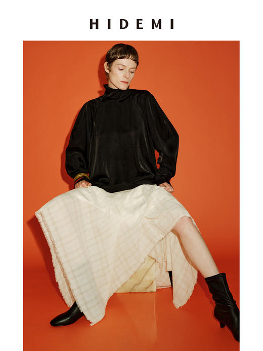 HIDEMI 极简设计感进口艺术感雕花色织格纹自然环保工艺原麻色西装翻领大口袋廓形上衣半裙套装 上衣/不规则半裙 商品图6