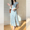 西遇碎花飞袖连衣裙女夏季新款蓝色系带法式v领收腰长裙SS050987 商品缩略图0