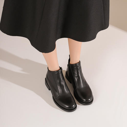 westory2024秋冬新款法式英伦风单靴百搭简约粗跟小短靴女S24DS84201 商品图3