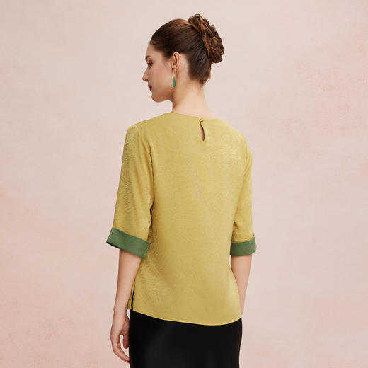 QF260斯尔丽25新款圆领国风系列精致提花工艺中袖撞色宽松显瘦上衣 商品图1