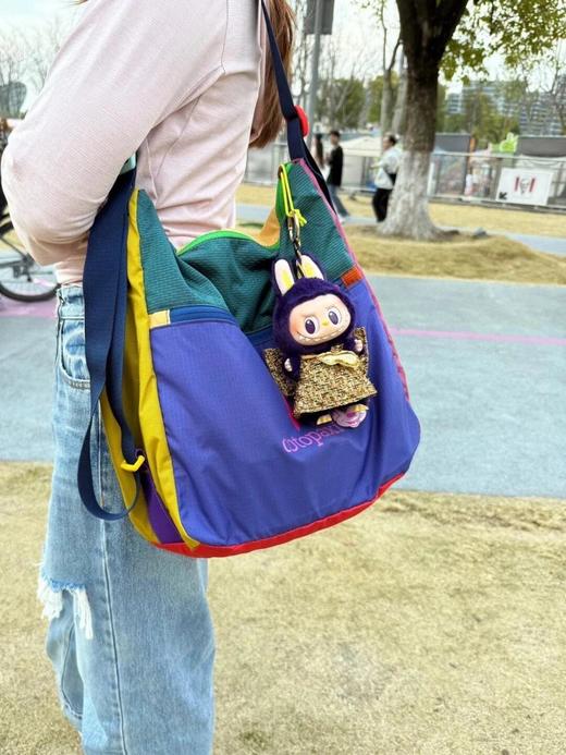 多巴胺配色控集合‼【Cotopaxi小众羊驼包包合集】手机包/斜挎包/双肩包/行李健身包/腰包...🔥撞色设计大胆又和谐，走在路上回头率爆表✌🏻材质轻便又耐磨，户外出行，登山、徒步时解放双手！ 商品图7