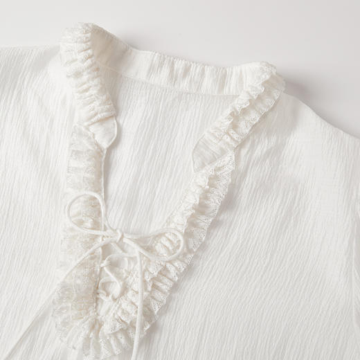 谜底衬衣长袖女2025秋季新品复古通勤V领泡泡袖花边衬衫253MC1066 商品图3