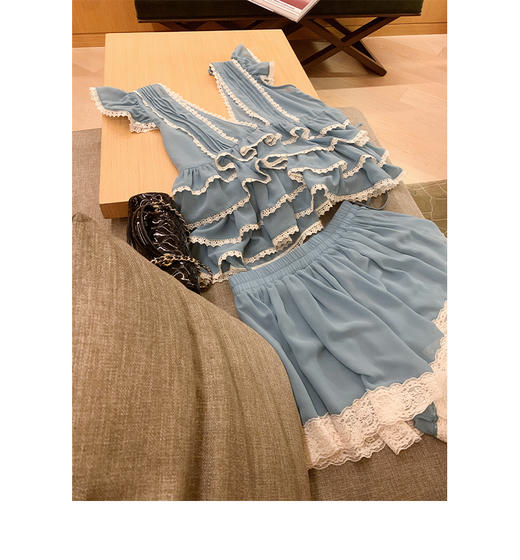 清仓捡漏 LIN BOUTIQUE  LC250068 蕾丝小上衣LK250068 拼接蕾丝短裤 商品图7