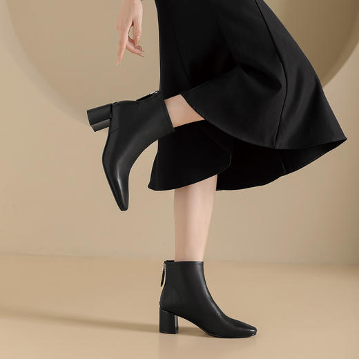 westory2024年秋冬新款英伦风厚底增高百搭马丁短靴女S24DS84601 商品图2