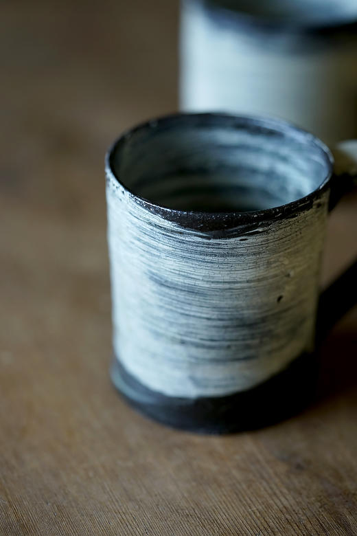 尾形笃01黑地刷毛目｜mug 商品图1