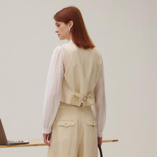 谜底马夹女2025秋新品复古文艺V领合襟骨感挺括肌理马甲253MM1027 商品图2