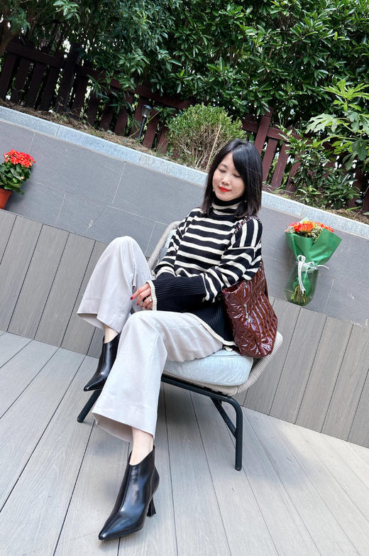 westory2024秋冬新款时尚尖头真皮细高跟英伦风纯色优雅时装靴女W24DS84121 商品图3