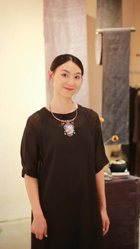 漫物记顺行皱香云纱圆领中袖连衣裙XYS-W142